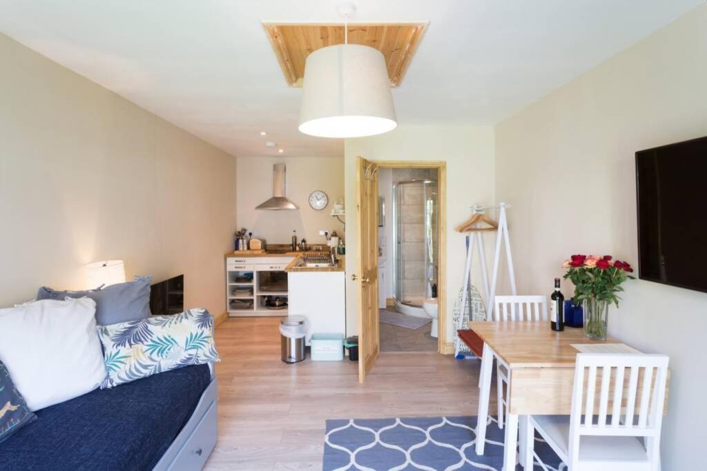 Апартаменты Bristol Little House Экстерьер фото